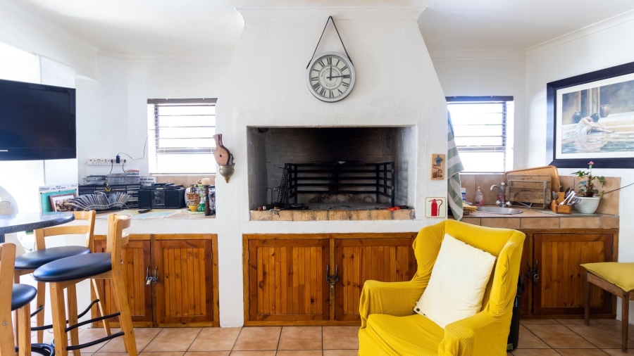8 Bedroom Property for Sale in Country Club Western Cape